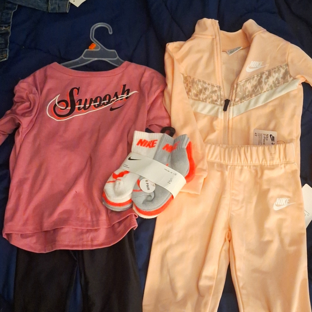 Nike pink athleisure 3 piece bundle 4T girls set